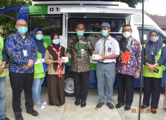 Prof. Jufri Launching Program One Student One Account di SMKN 1 Bone