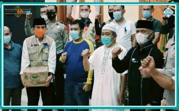 Serahkan Bantuan, Bupati Enrekang Optimis Sulbar Segera Bangkit
