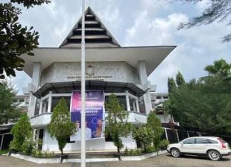 Marak Siswa Lewat Jendela Difasilitasi Anggota DPRD