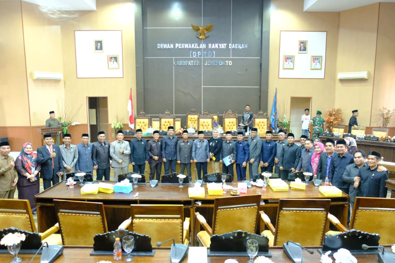 Hadiri Rapat Paripurna Tk. II Jeneponto, Bupati Minta Maaf ?