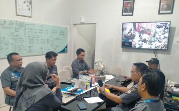 Perumda Parkir Makassar Evaluasi Progres Pemutakhiran Data Jukir dan Pembagian Atribut