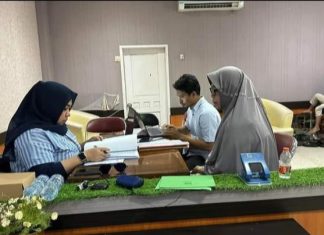 Lestari Wahyuni Membimbing dan Mengarahkan Teknik Pembuatan Laporan BSOP