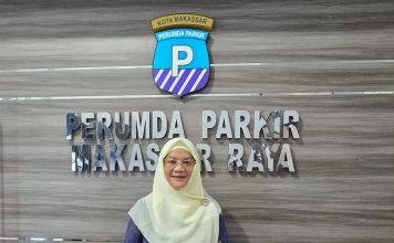 Dirut Parkir Tampil Dalam Pakaian Adat Toraja Pada Hari Kebudayaan Kota Makassar