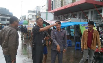 Helm Hilang, Jukir Resmi Perumda Parkir Makassar Langsung Ganti Yang Baru