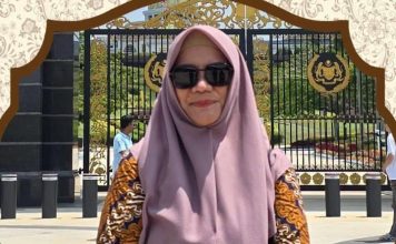 Perumda Parkir Makassar Peringati Hari Batik Nasional