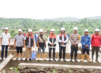 Pj Bupati Jeneponto Tinjau Pembangunan Irigasi Kareloe Yang Amblas Akibat Banjir