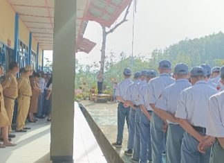Kaur Bin Ops Sat Lantas Polres Tator Ingatkan Siswa SMKN 4 Tator Kepatuhan Berlalulintas