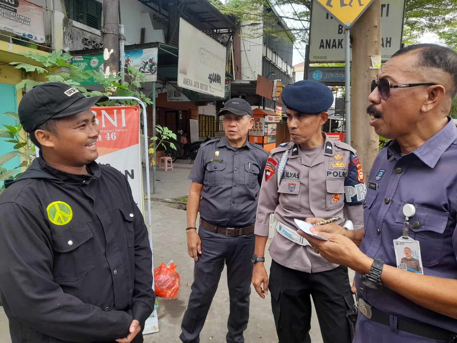 Jukir Liar Kena Patroli, Perumda Parkir Makassar Sapu Bersih Parkir Ilegal di Mamajang