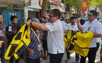 Perumda Parkir Makassar Percepat Digitalisasi, Jukir Boulevard Mulai Gunakan QRIS
